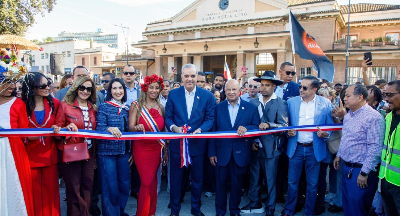 Presidente Abinader inaugura la Parada Dominicana en Roma y resalta el orgullo patrio
