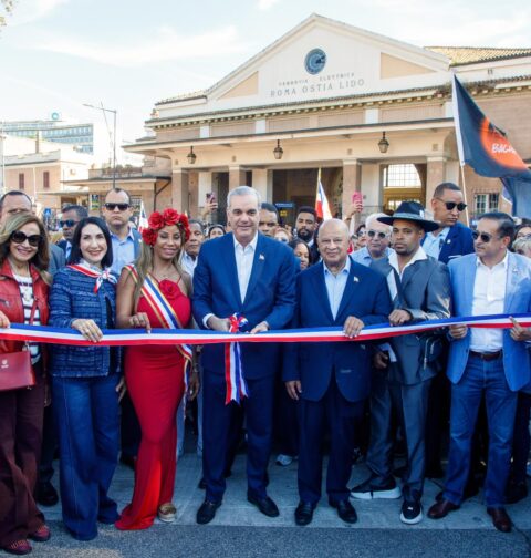 Presidente Abinader inaugura la Parada Dominicana en Roma y resalta el orgullo patrio