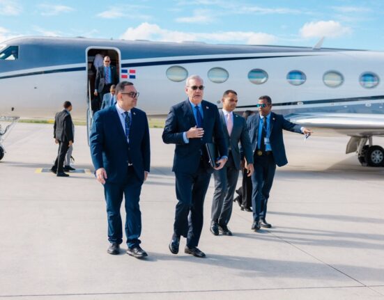 Presidente Abinader llega a Praga para participar en Conferencia Anual Forum 2000