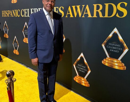 Dany Alcántara recibe en Miami el premio nuevo líder de los medios de comunicación de República Dominicana