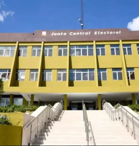 JCE advierte que quienes no renueven la cédula antes de abril de 2027 quedarán inhabilitados civilmente