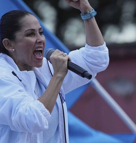 La Policía de Ecuador detiene a la excandidata presidencial del correísmo Luisa González