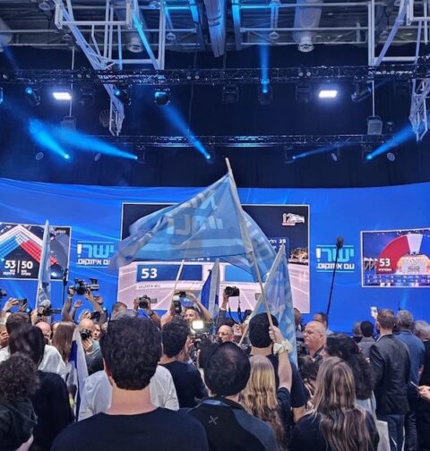 Netanyahu pide esperar el conteo final en Israel